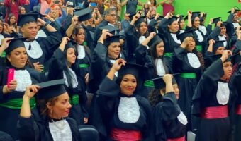 Manaus ganha 127 novos técnicos: jovens profissionais celebram formatura