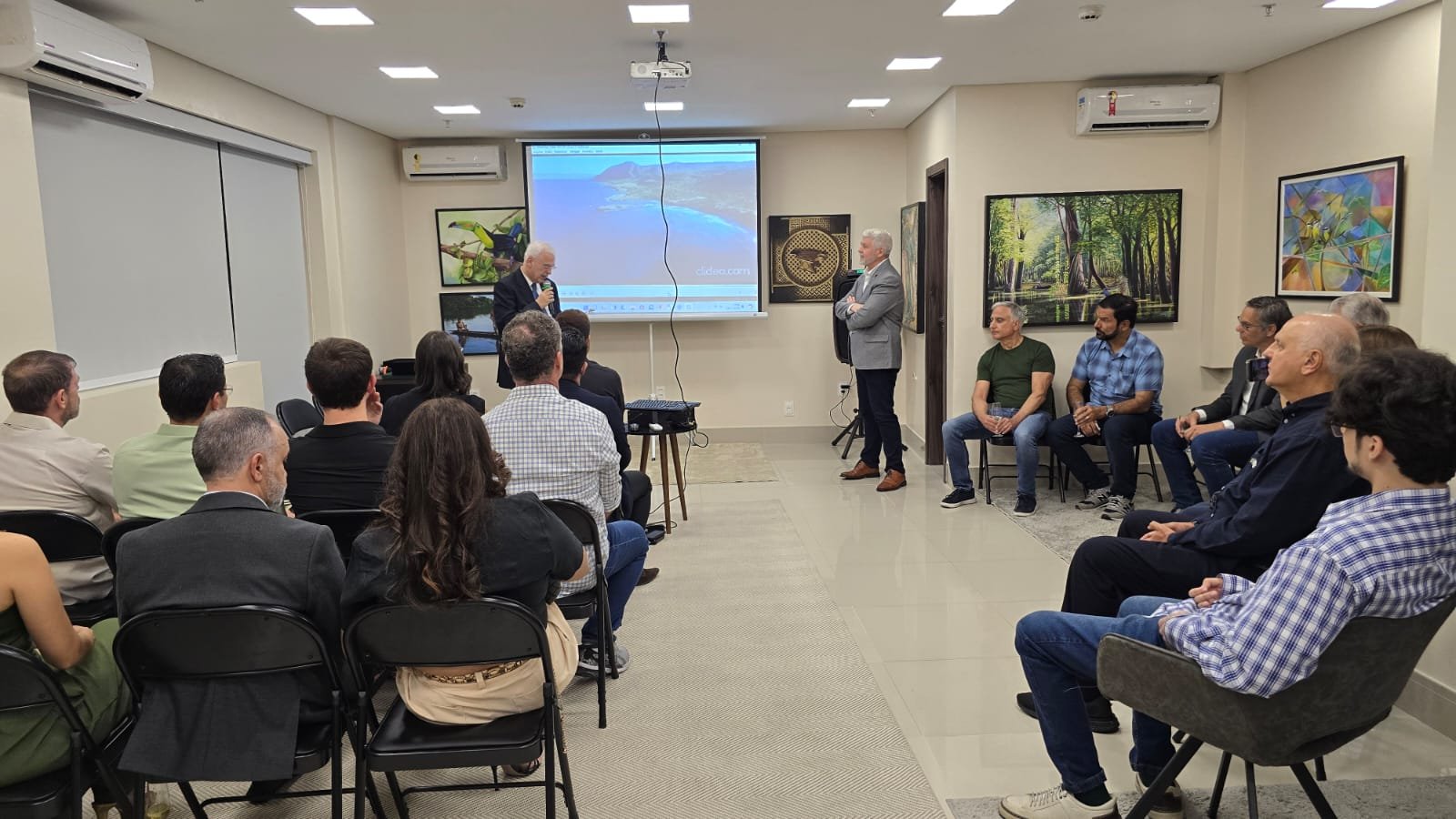 O embaixador da República do Chipre no Brasil, Vasilios Philippou, discursou no evento que reuniu diversas lideranças empresariais da região – fotos: divulgação PanAmazônia inaugura nova sede e celebra 15 anos com homenagens a expoentes da região