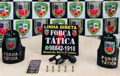 Revólver apreeendio pela Força Tática (Foto: Divulgação/PMAM)