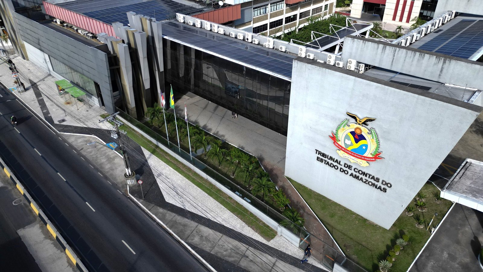 Fachada do Tribunal de Contas do Amazonas (Foto: Joel Arthus/ TCE-AM) Maior evento sobre auditoria de obras reúne TCE-AM e Ibraop