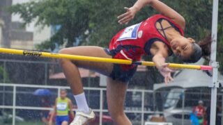 Atleta revelada na Vila Olímpica se destaca no salto em altura e mira Seleção Brasileira