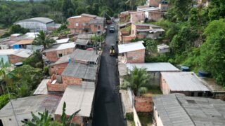 Ações de melhoria na rua Monda, comunidade Alfredo Nascimento (Foto: Divulgação/Secom)