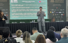 Conselheiro do TCE-AM abre Congresso Amazônico de Educação