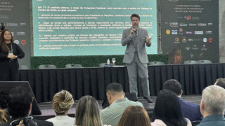Conselheiro do TCE-AM abre Congresso Amazônico de Educação