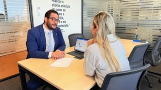 Especialista em seguros explica como a cobertura em vida garante proteção financeira em momentos delicados