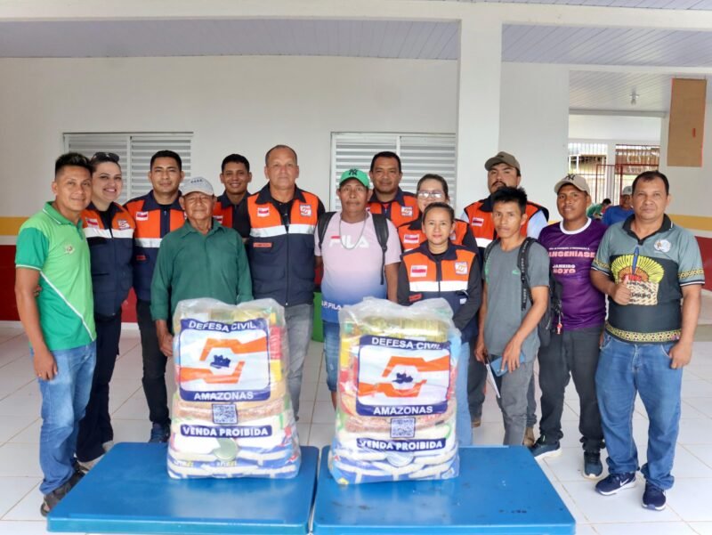 Ajuda humanitária para a calha do rio Madeira (Foto: Arquivo/secom)