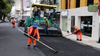 Ações de recuperação viária no Centro Histórico de Manaus (Foto: Divulgação/Semcom)