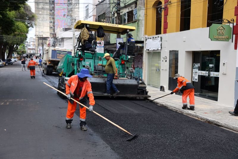 Ações de recuperação viária no Centro Histórico de Manaus (Foto: Divulgação/Semcom) Mutirão avança com obras de recuperação viária no Centro