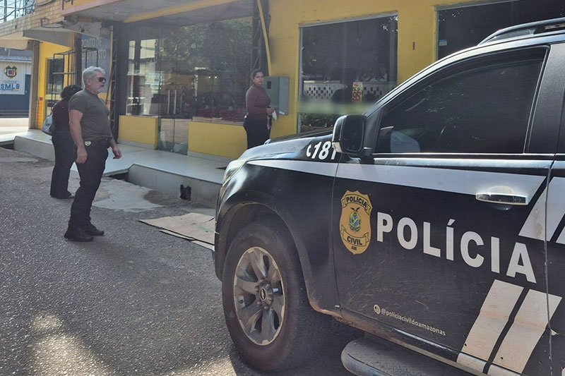 PC-AM prende comerciante por vender produtos vencidos