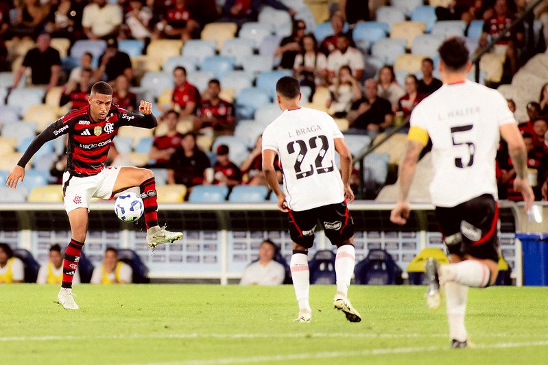 Samuel Lino, do Flamengo, é convocado para a Seleção Brasileira (Foto: Adriano Fontes/Flamengo) “Samuel Lino” é convocado para a Seleção Brasileira