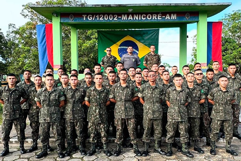 Treinamento que forma cidadãos e fortalece valores do Exército (Foto: Arquvi pessoal) Tenente Miranda Farias promove treinamentos de defesa pessoal em Manicoré