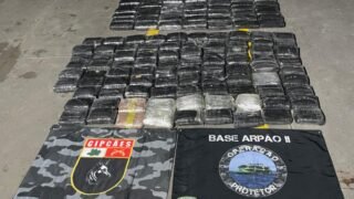 Drogas apreendidas em embarcação no município de Coari (Foto: Divulgação/SSP-AM)