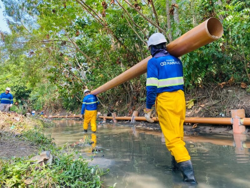 Instalação de novas redes coletoras na capital amazonense (Foto: Divulgação/Águas de Manaus) Águas de Manaus destaca avanços no saneamento básico