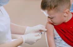 Além de salvar vidas, vacina contra o HPV pode economizar bilhões para o país