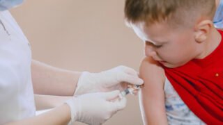 Além de salvar vidas, vacina contra o HPV pode economizar bilhões para o país