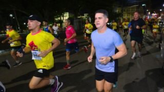 David Almeida, prefeito de Manaus, participou ativamente da corrida (Foto: Dhyeizo Lemos/Semcom)