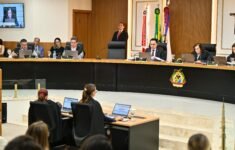 Ex-prefeito de Manaquiri é multado por conselheiros do TCE-AM