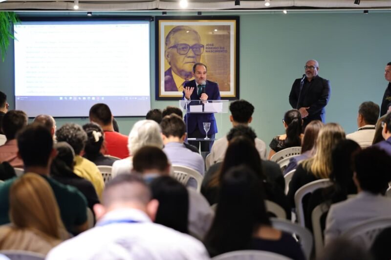 TCE-AM recebe palestra internacional sobre Justiça e Direitos