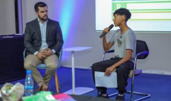 Escola de liderança prepara crianças e adolescentes em Manaus