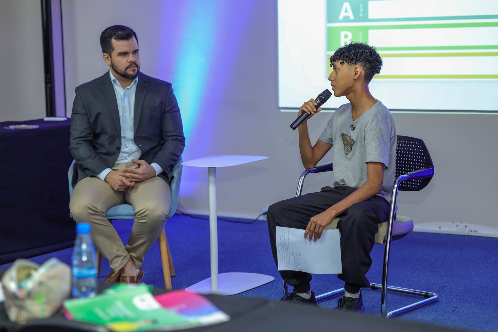 Escola de liderança prepara crianças e adolescentes em Manaus Escola de liderança prepara crianças e adolescentes em Manaus