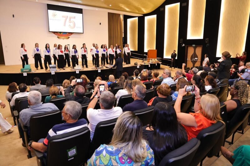 TCE-AM reuniu, nesta terça-feira (21), servidores aposentados (Foto: Filipe Jazz / TCE-AM) TCE-AM celebra servidores aposentados em manhã de homenagens