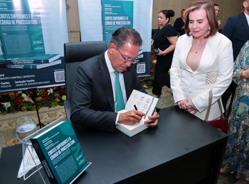 Lançamento do livro “Cortes Superiores e o Código de Processo Civil” (Foto: Filipe Jazz / TCE-AM) TCE-AM prestigia inspeção do CNJ e lançamento de obra no TJAM