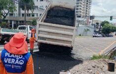 Seminf executa manutenção asfáltica em vias de Adrianópolis