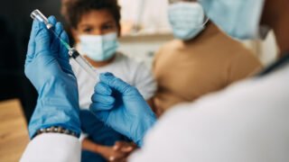 Desinformação ainda freia vacinação contra doenças respiratórias