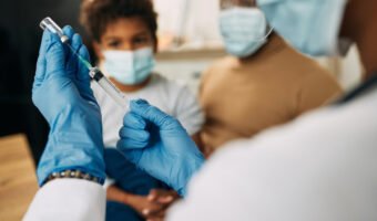 Desinformação ainda freia vacinação contra doenças respiratórias