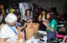 Servidores do TCE-AM participam de edição do Bazar Solidário realizado na sede da Corte (Foto: Filipe Jazz)