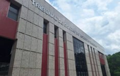 Sessão do Tribunal Pleno do TCE-AM analisa contas do exercício de 2024 (Foto: Josemar Antunes)