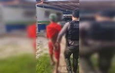 O suspeito foi encaminhado para a delegacia (Foto: Divulgação/PC-AM)