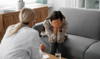 Ansiedade e depressão geralmente atribuídos a fatores externos (Foto: Freepik)