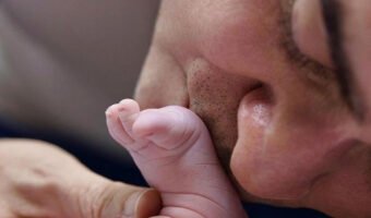 O prefeito de Manaus, David Almeida, anunciou o nascimento de seu filho, David Benedito (Foto: Instagram/David Almeida)