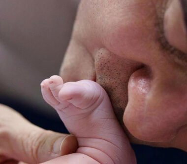 O prefeito de Manaus, David Almeida, anunciou o nascimento de seu filho, David Benedito (Foto: Instagram/David Almeida)
