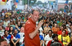 O senador Omar Aziz (PSD-AM) cumpriu agenda em Parintins (Foto: Divulgação)