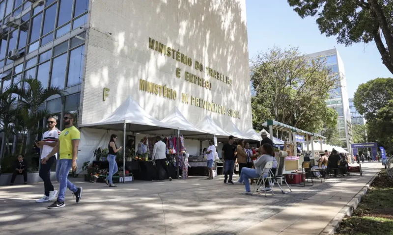 Ministério do Trabalho e Emprego (Foto: Marcelo Camargo/Agência Brasil) Governo libera mais R$ 3,9 bi para pagar saque-aniversário do FGTS