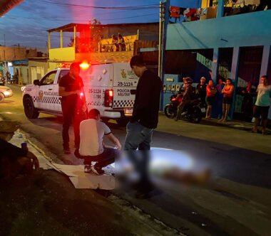 Corpo foi encontrado na rua das Tulipas, no Jorge Teixeira. (Foto: Divulgação)