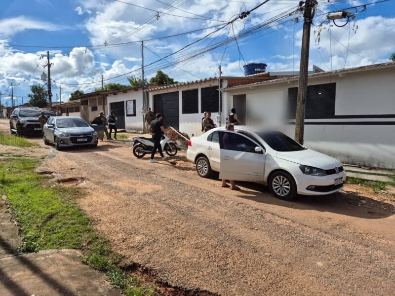 Diligências da equipe de investigação da 61ª DIP (Foto: Divulgação/PC-AM)