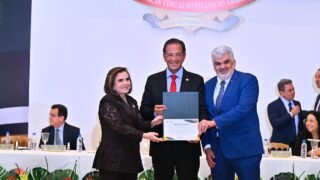 Ministro Mauro Campbell destaca escolas de contas no TCE-AM