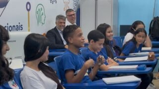 Curso de Língua Coreana começa em Manaus e leva oportunidade internacional a alunos da rede municipal