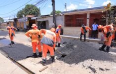 Obras avançam na rua Tenório Telles, no Tarumã. (Foto: Márcio Melo / Seminf)