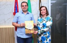 Presidente do TCE-AM entrega Prestação de Contas Anual