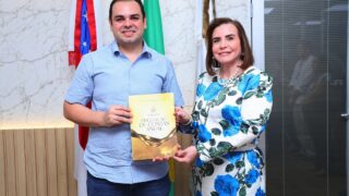 Presidente do TCE-AM entrega Prestação de Contas Anual