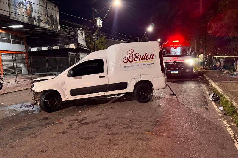 Acidente na Av. Brasil deixa dois feridos no bairro Compensa
