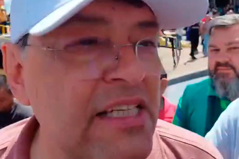 Eduardo Braga se irrita com jornalista ao falar da BR-319