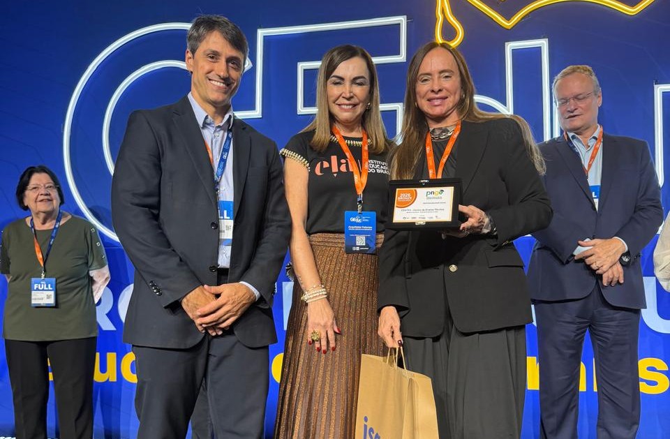 Pelo 3º ano consecutivo, escola de Manaus sobe ao pódio em premiação nacional