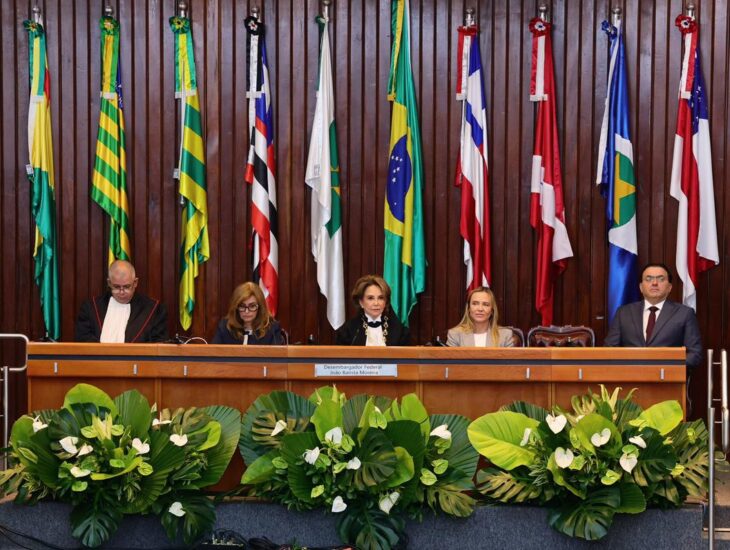 Posse da nova mesa diretora do TRF-1 (Foto: Filipe Jazz/TCE-AM)