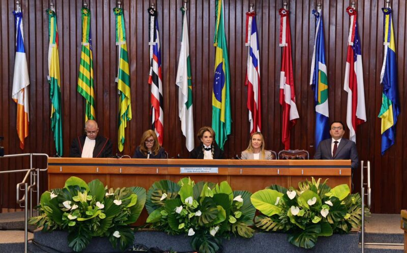 Presidente do TCE-AM participa de posse no TRF-1