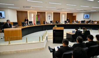 TCE-AM aplica multa por irregularidades (Foto: Joel Arthus/TCE-AM)